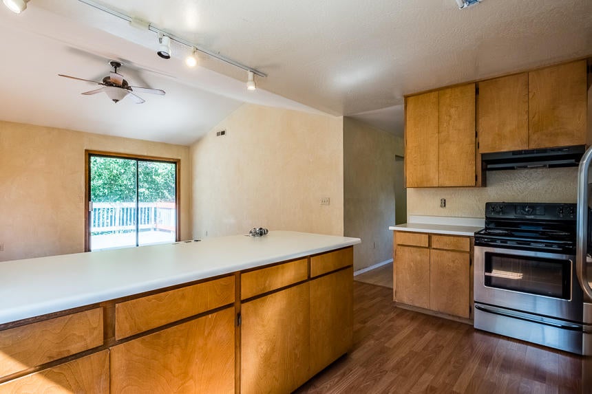 2566 Roberts Road Medford, OR 97504 - Photo 15 of 34 2566 Roberts2-11