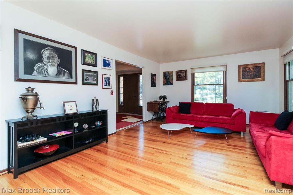 35216 Old Timber Road Farmington Hills, MI 48331 - Photo 5 of 32