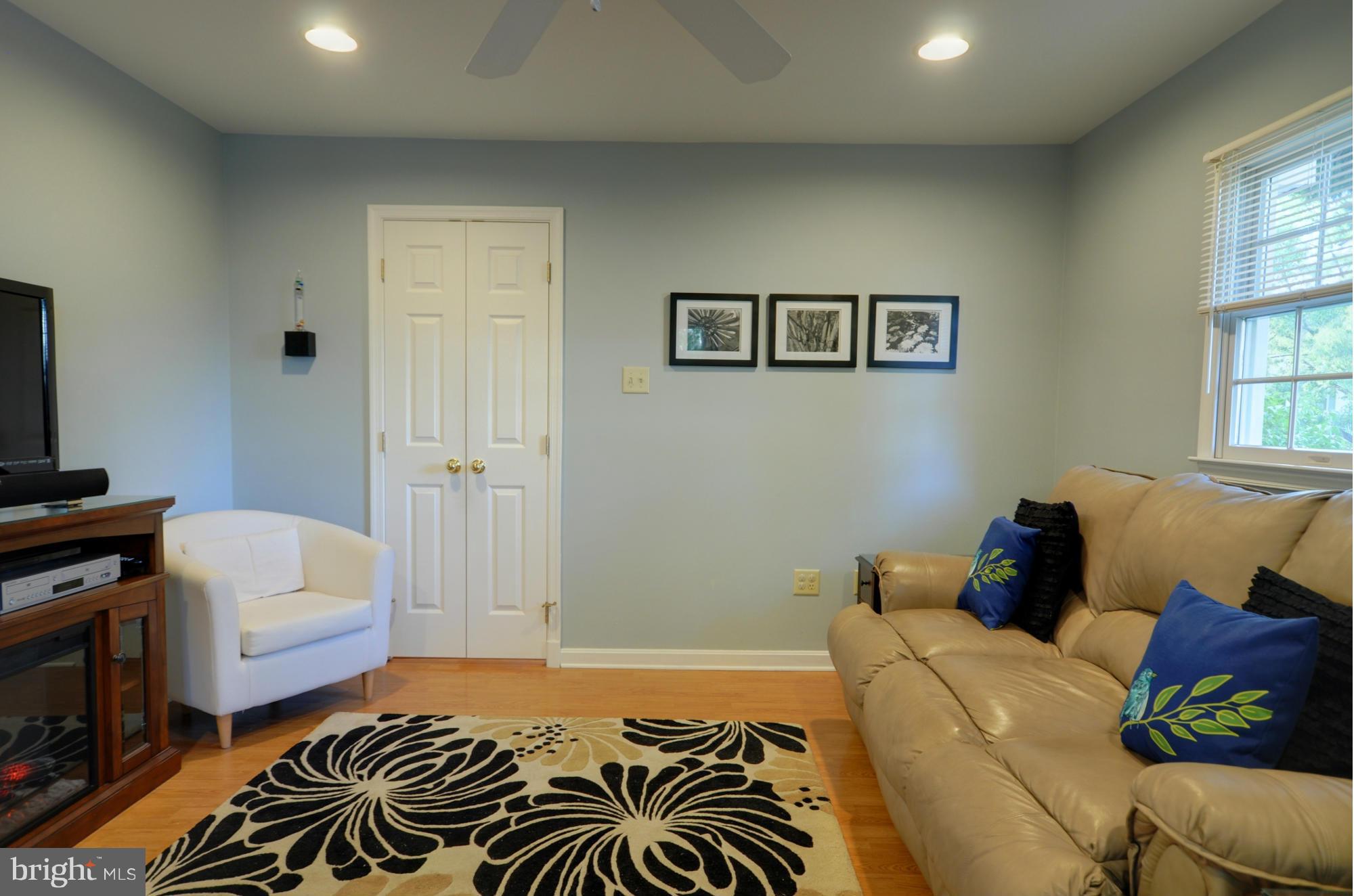 417 Bathurst Road Catonsville, MD 21228 - Photo 17 of 30 Family Room/Sitting Room