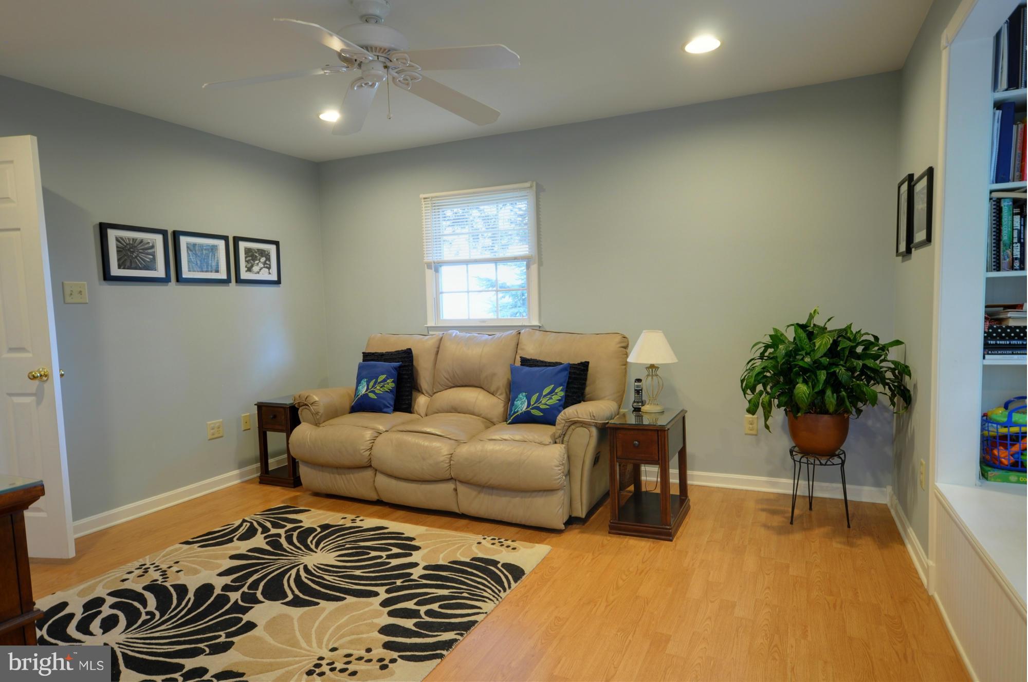 417 Bathurst Road Catonsville, MD 21228 - Photo 19 of 30 Family Room