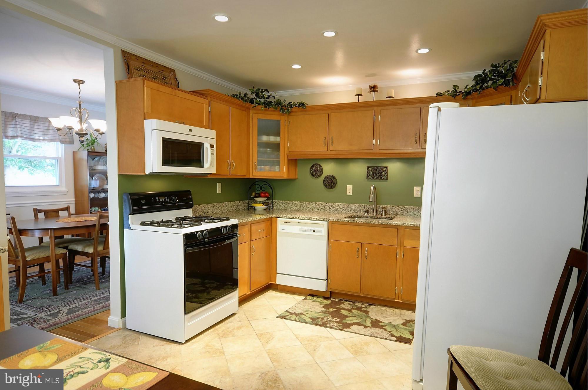 417 Bathurst Road Catonsville, MD 21228 - Photo 7 of 30 Kitchen