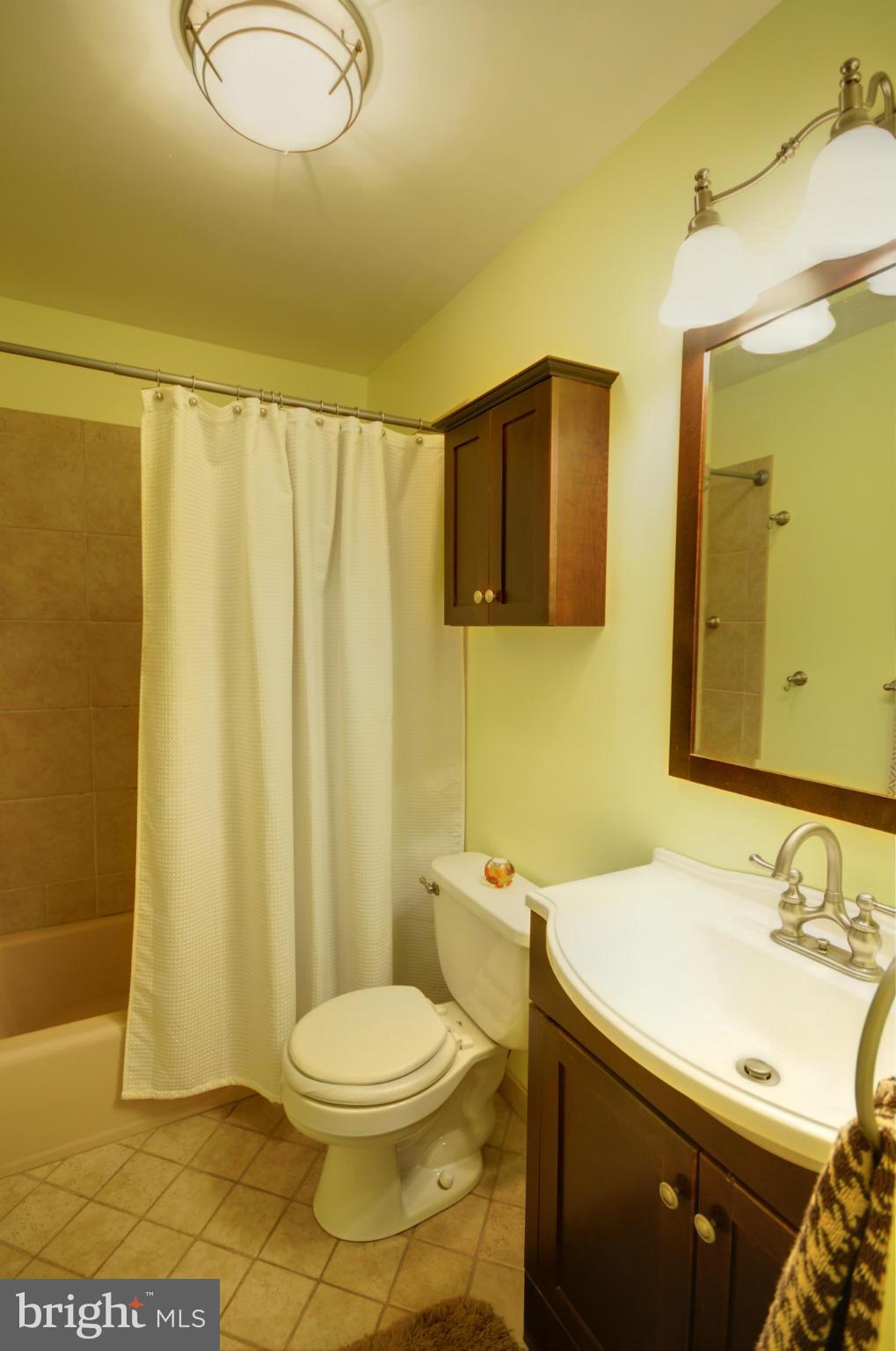 417 Bathurst Road Catonsville, MD 21228 - Photo 10 of 30 Bathroom