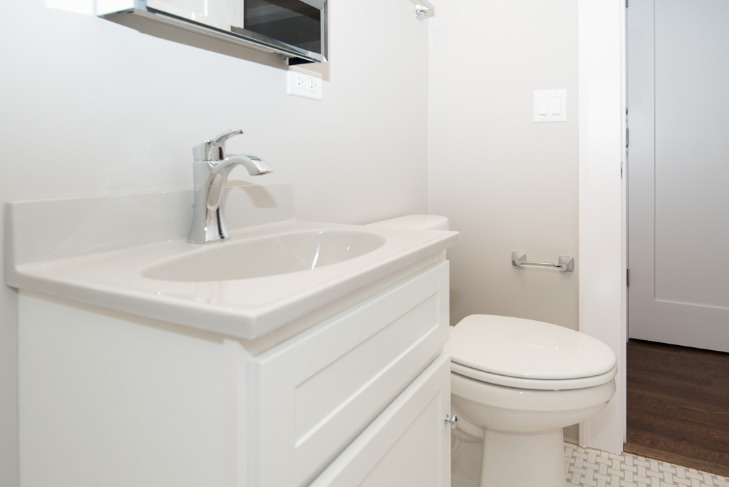 817 West Lakeside Place, Unit 306 Chicago, IL 60640 - Photo 16 of 17