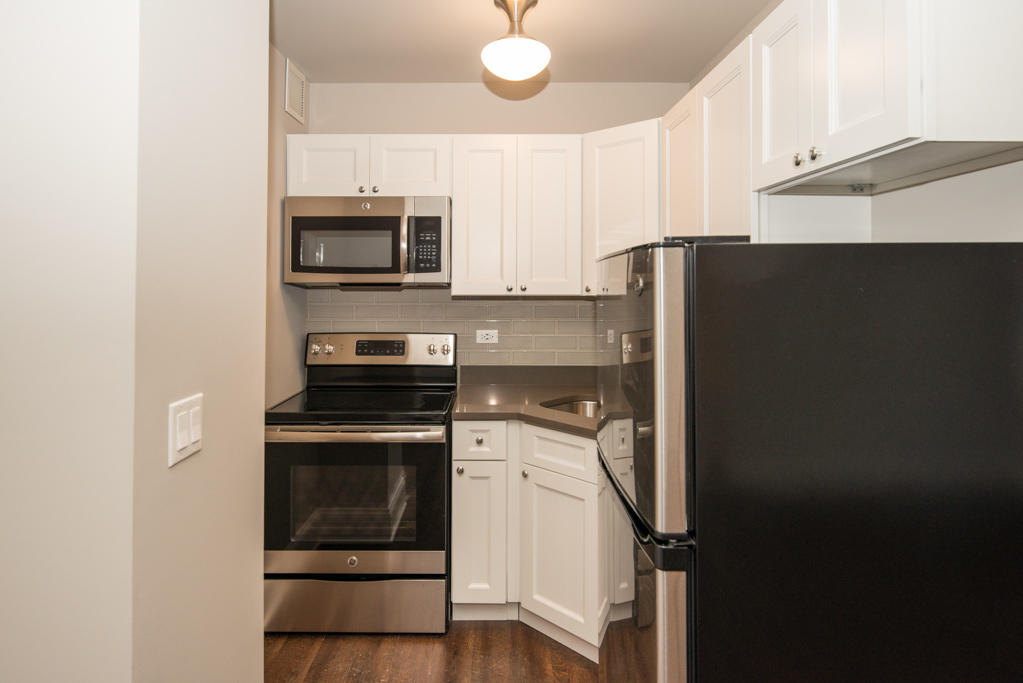 817 West Lakeside Place, Unit 306 Chicago, IL 60640 - Photo 2 of 17