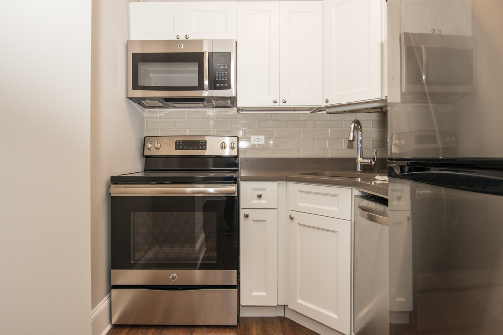 817 West Lakeside Place, Unit 306 Chicago, IL 60640 - Photo 8 of 17