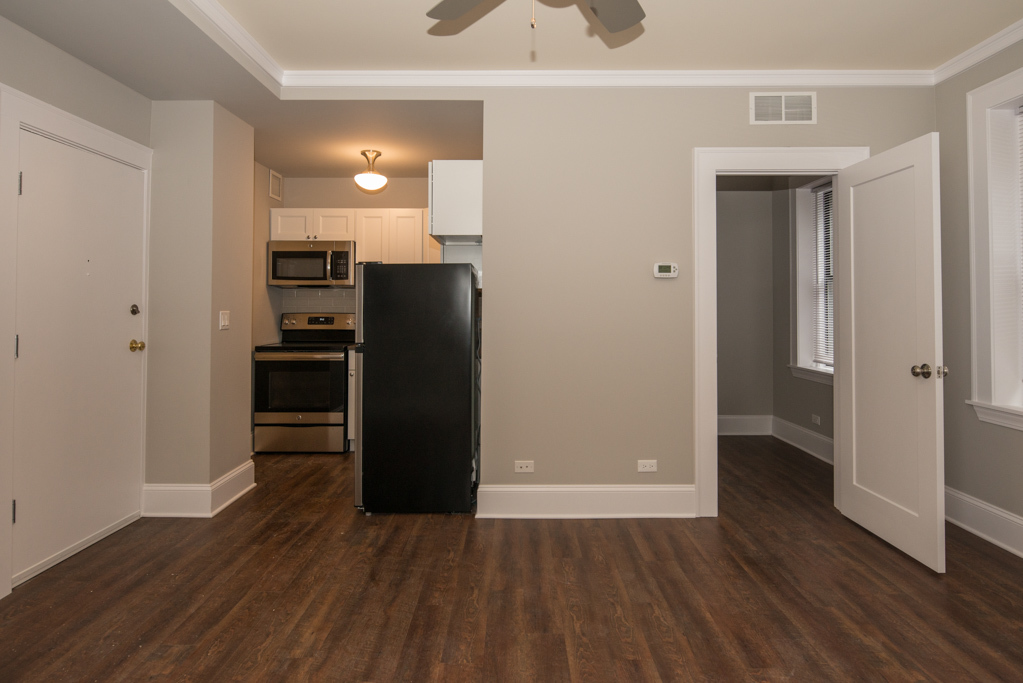 817 West Lakeside Place, Unit 306 Chicago, IL 60640 - Photo 9 of 17