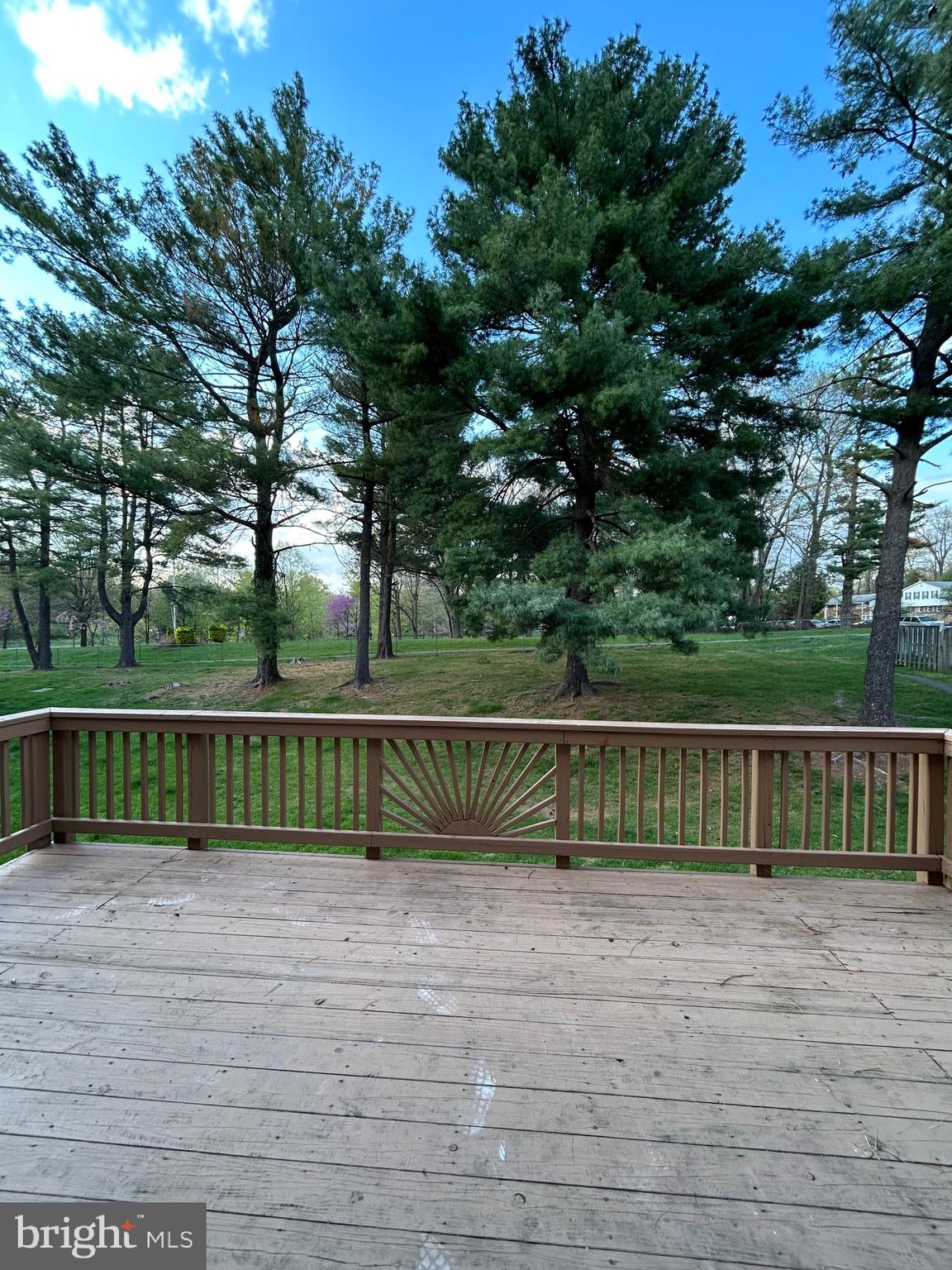 322 West Deer Park Road, Unit 2C Gaithersburg, MD 20877 - Photo 11 of 32 a view of a yard