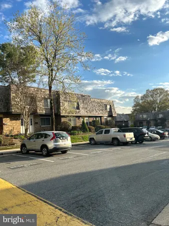 $369,900 | 322 West Deer Park Road, Unit 2C, Gaithersburg, MD 20877