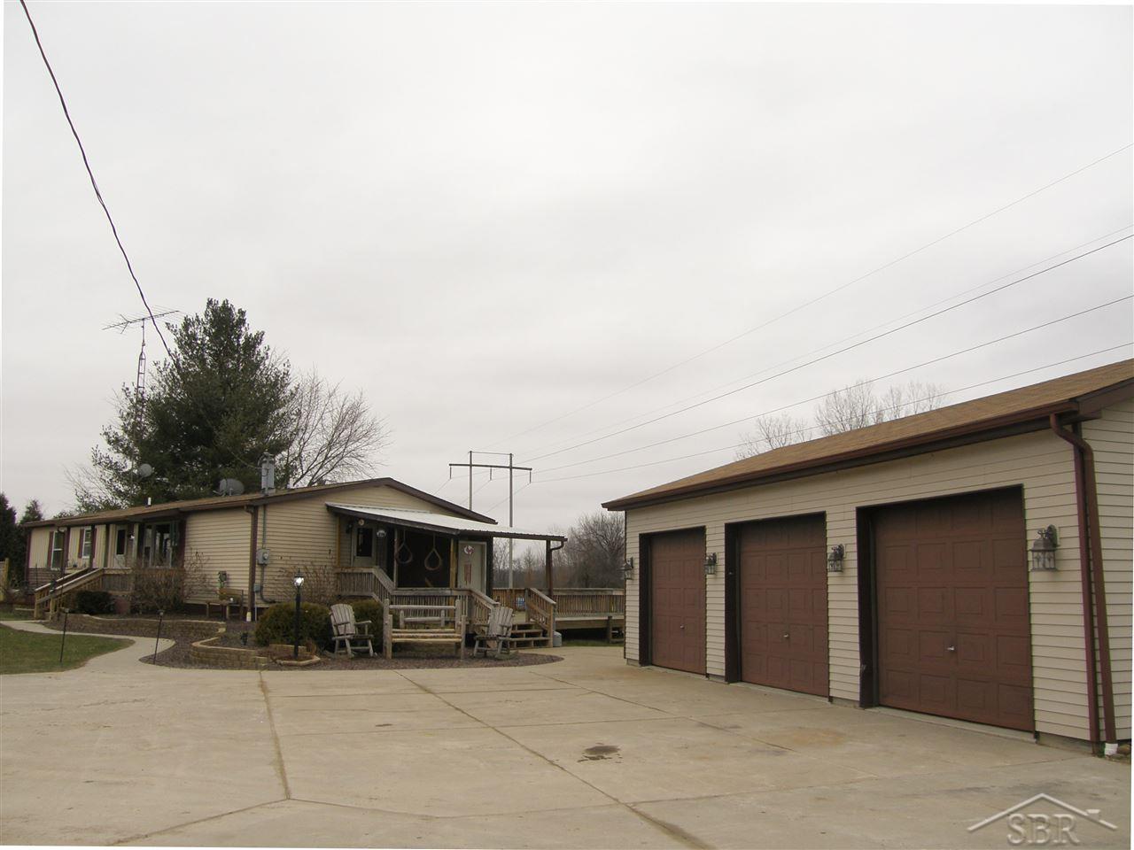 14070 Briggs Road Chesaning, MI 48616 - Photo 2 of 30 Gallery Image 2