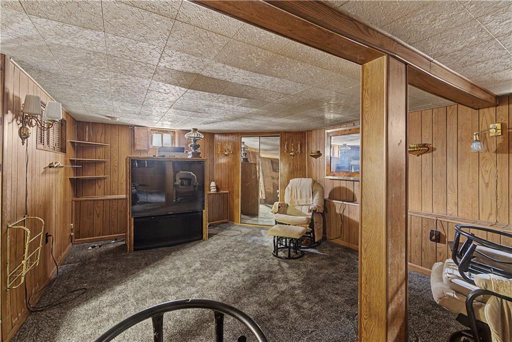 212 Singer Avenue McKees Rocks, PA 15136 - Photo 29 of 38