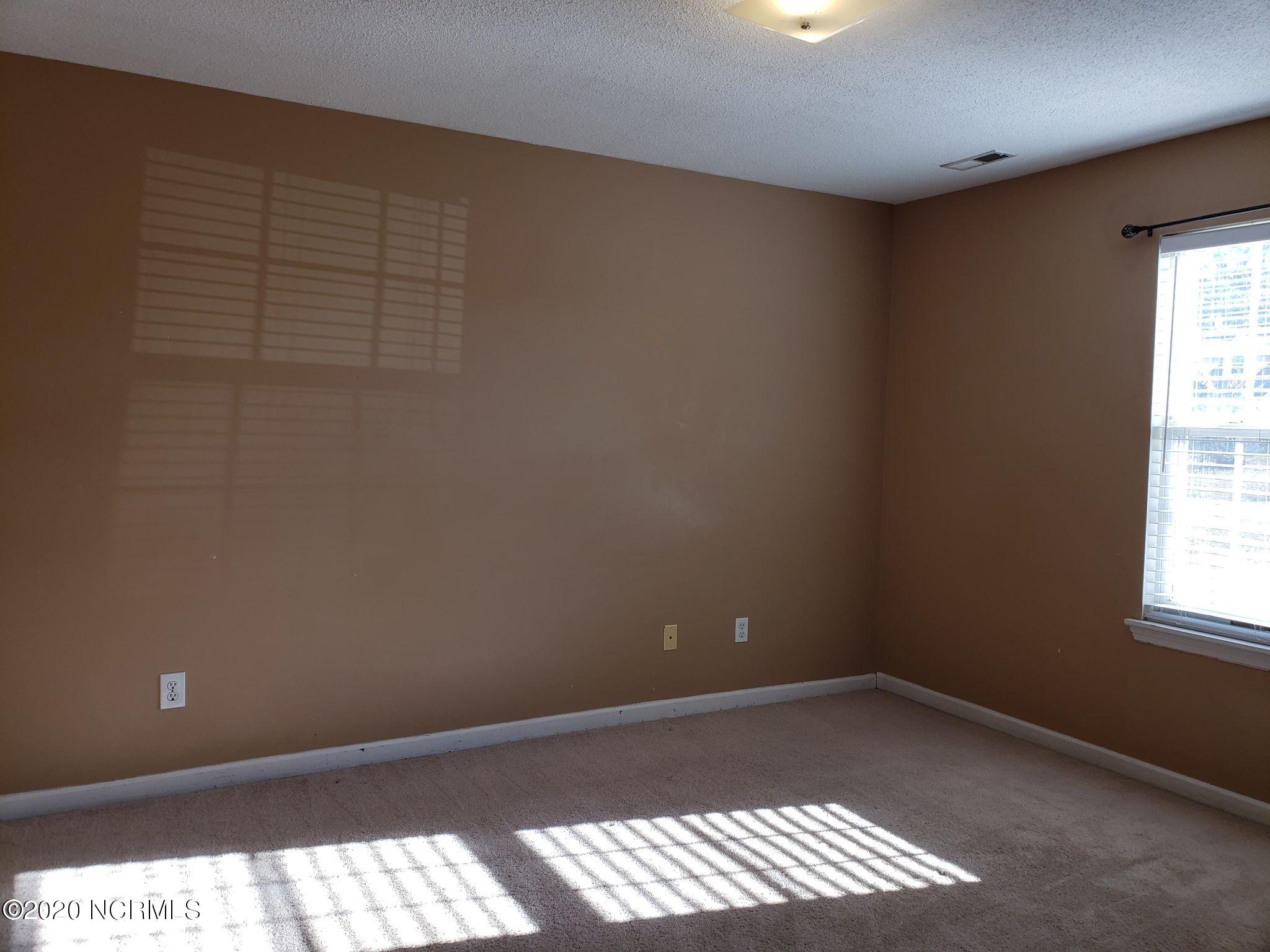 329 Running Road Jacksonville, NC 28546 - Photo 7 of 11 9