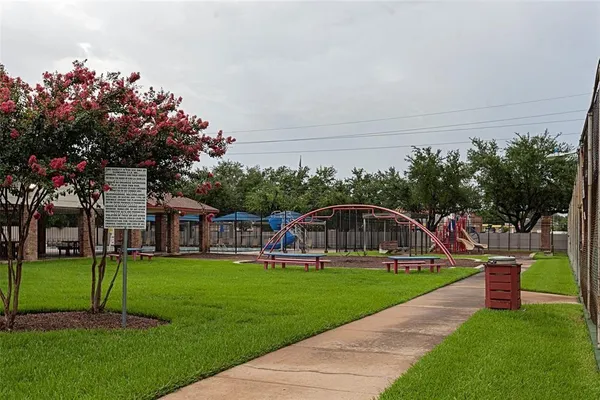 a view of a house with a big yard