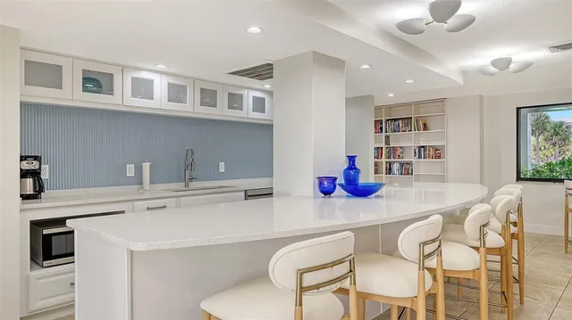 $985,000 | 1 Benjamin Franklin Drive, Unit 55, Sarasota, FL 34236