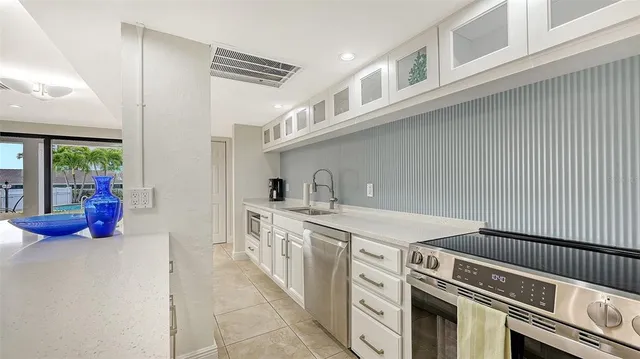 $985,000 | 1 Benjamin Franklin Drive, Unit 55, Sarasota, FL 34236