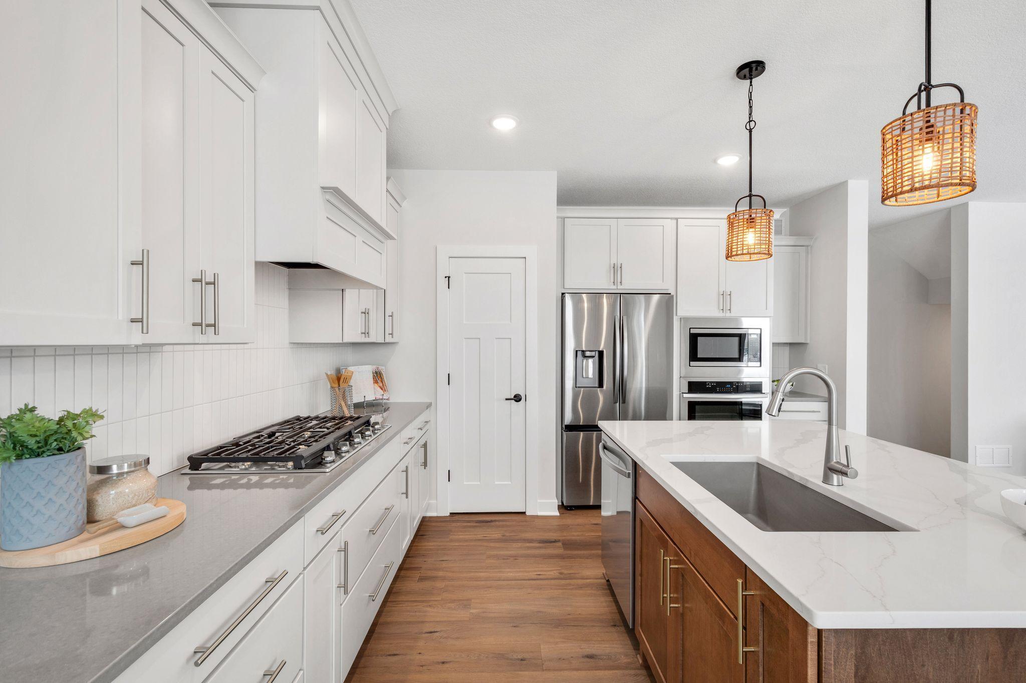 10261 Shadyview Lane North Maple Grove, MN 55311 - Photo 8 of 38