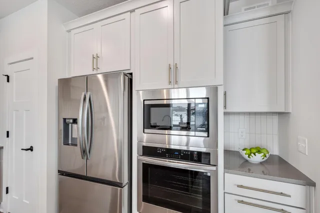 $799,900 | 10261 Shadyview Lane North, Maple Grove, MN 55311