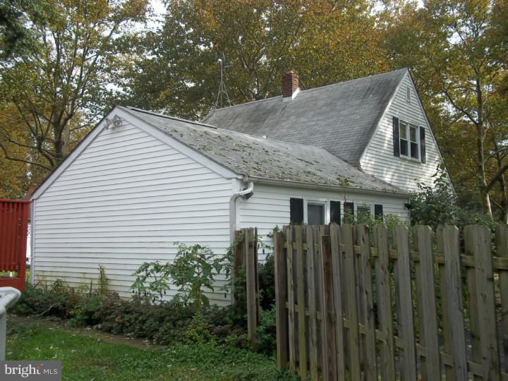 441 Crescent Road Hatboro, PA 19040 - Photo 3 of 10 Exterior Back