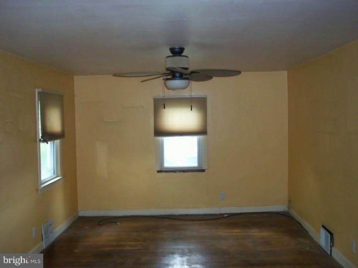 441 Crescent Road Hatboro, PA 19040 - Photo 5 of 10 Living Room