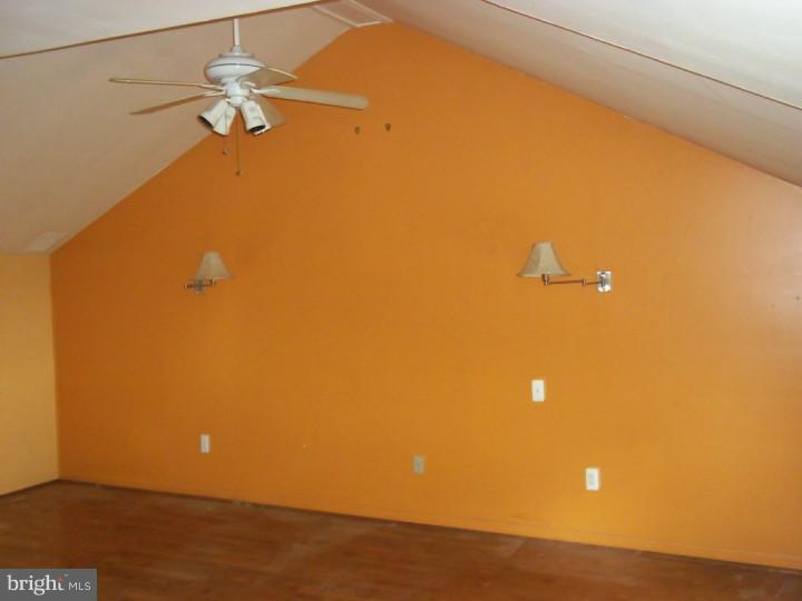 441 Crescent Road Hatboro, PA 19040 - Photo 6 of 10 Bedroom - Main