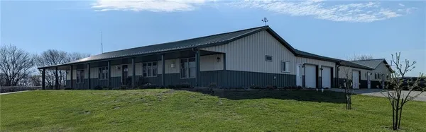 $640,000 | 3100 Southeast Wamsley Road, Cameron, MO 64429