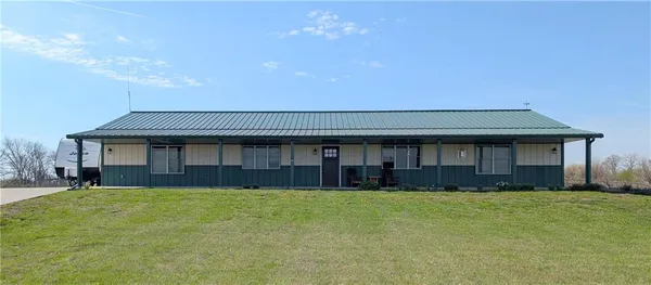 $640,000 | 3100 Southeast Wamsley Road, Cameron, MO 64429