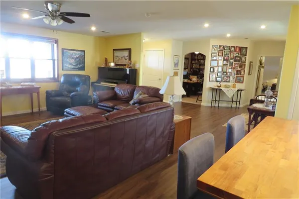 $650,000 | 3100 Southeast Wamsley Road, Cameron, MO 64429
