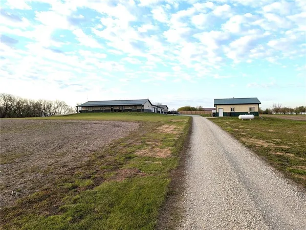 $640,000 | 3100 Southeast Wamsley Road, Cameron, MO 64429