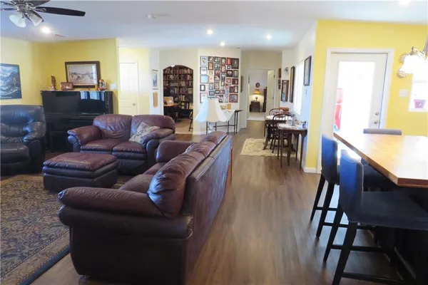 $650,000 | 3100 Southeast Wamsley Road, Cameron, MO 64429