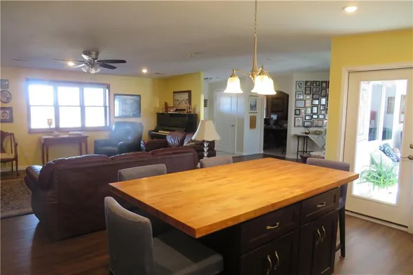 $640,000 | 3100 Southeast Wamsley Road, Cameron, MO 64429