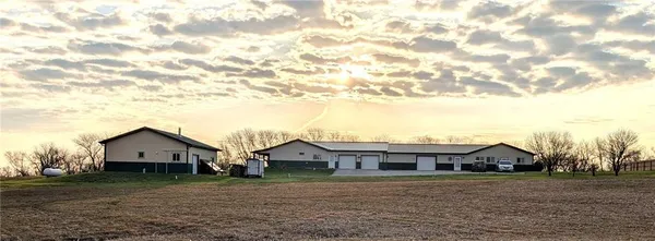 $640,000 | 3100 Southeast Wamsley Road, Cameron, MO 64429