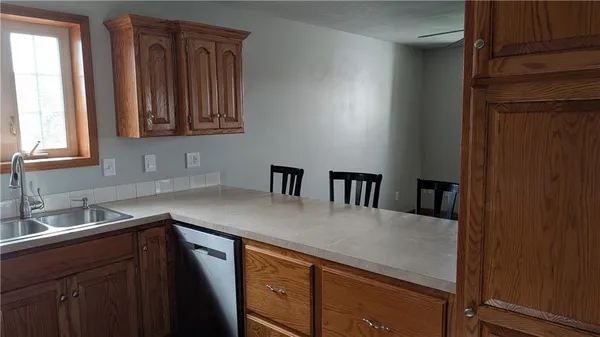 $640,000 | 3100 Southeast Wamsley Road, Cameron, MO 64429