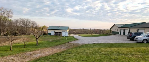 $640,000 | 3100 Southeast Wamsley Road, Cameron, MO 64429