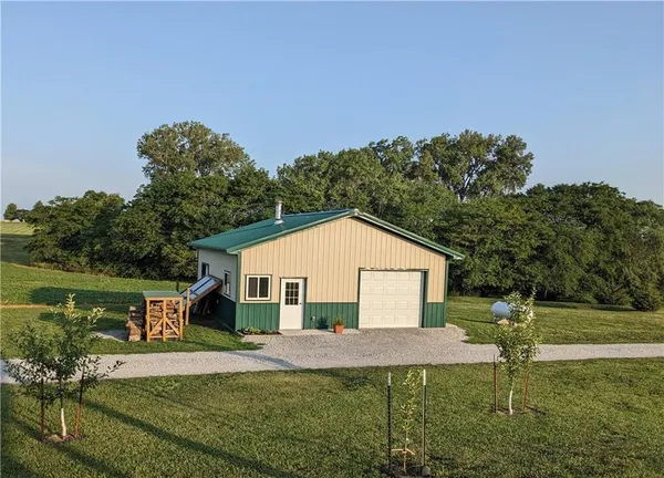 $640,000 | 3100 Southeast Wamsley Road, Cameron, MO 64429
