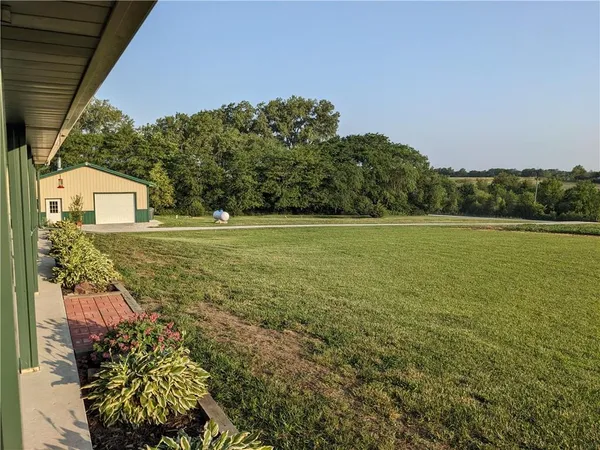 $640,000 | 3100 Southeast Wamsley Road, Cameron, MO 64429