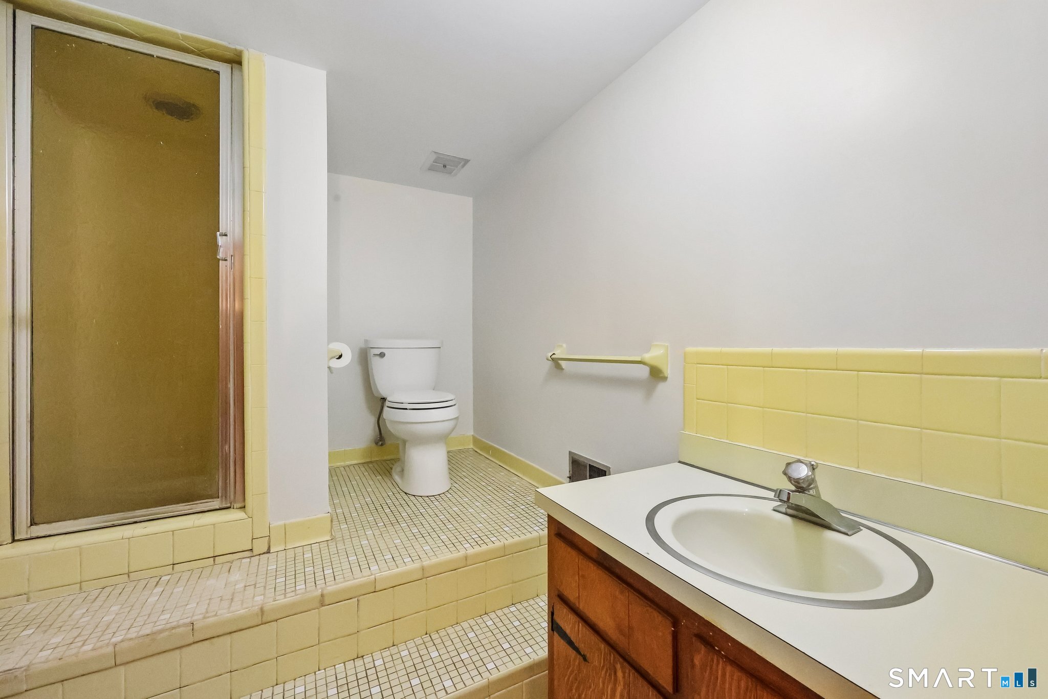 439 Brewster Road Bristol, CT 06010 - Photo 31 of 40
