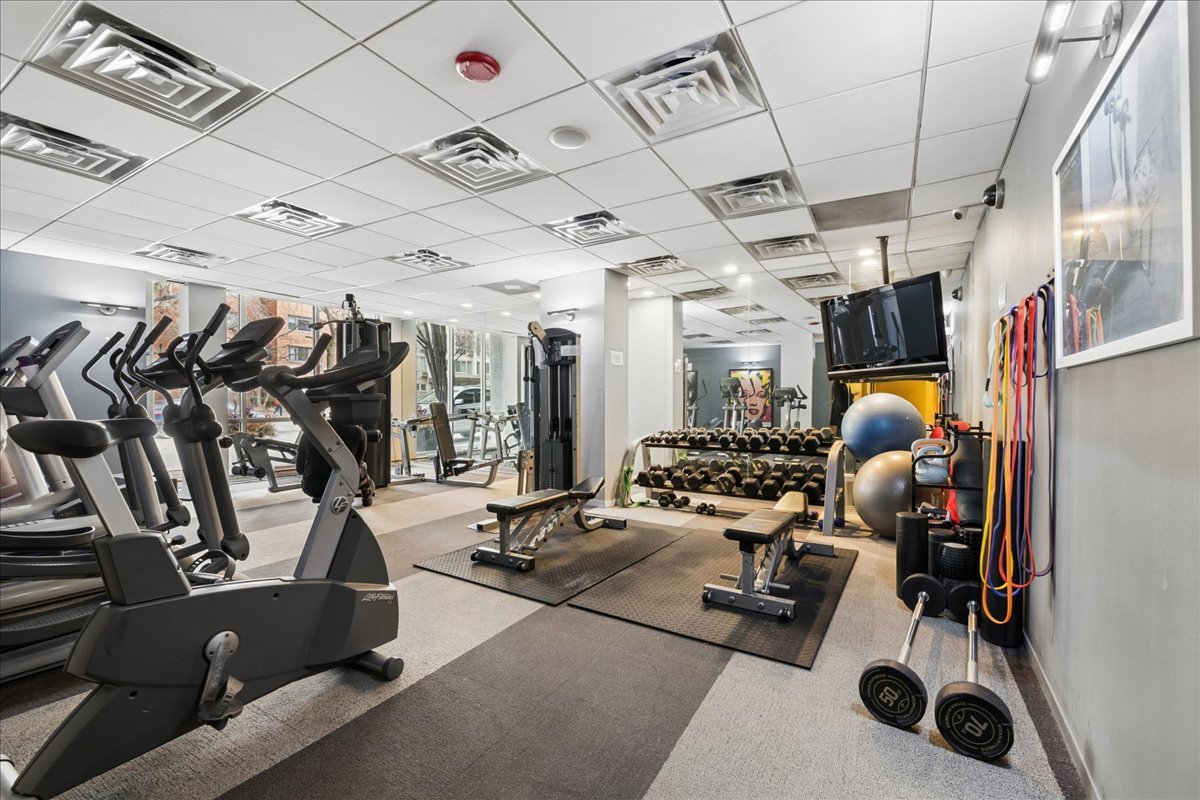 2930 North Sheridan Road, Unit 1009 Chicago, IL 60657 - Photo 15 of 15