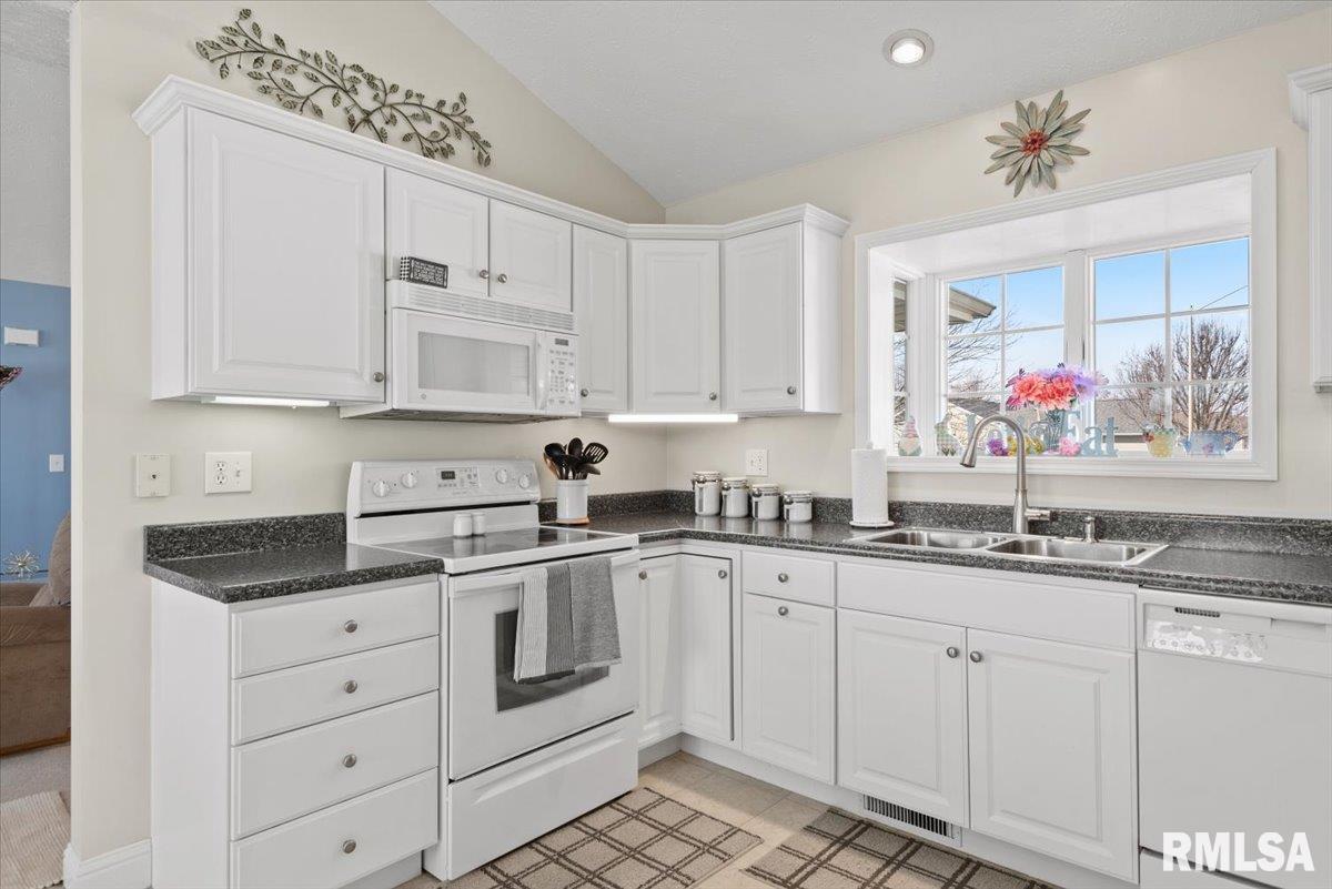 5000 Manhattan Drive Springfield, IL 62711 - Photo 16 of 36 Gallery Image 16