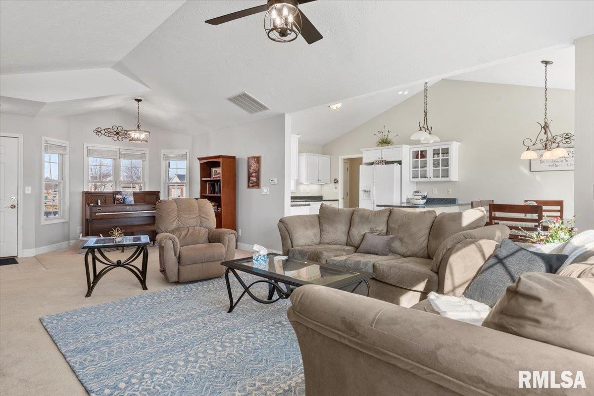 5000 Manhattan Drive Springfield, IL 62711 - Photo 4 of 36 Gallery Image 4
