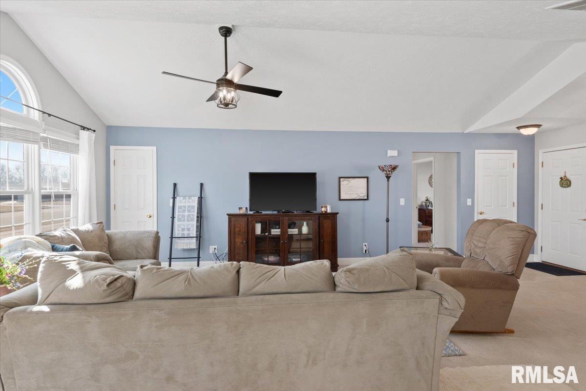 5000 Manhattan Drive Springfield, IL 62711 - Photo 6 of 36 Gallery Image 6