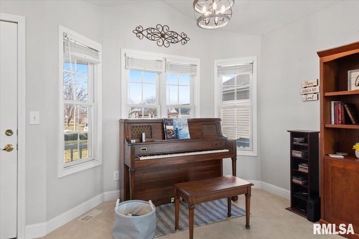 5000 Manhattan Drive Springfield, IL 62711 - Photo 7 of 36 Gallery Image 7