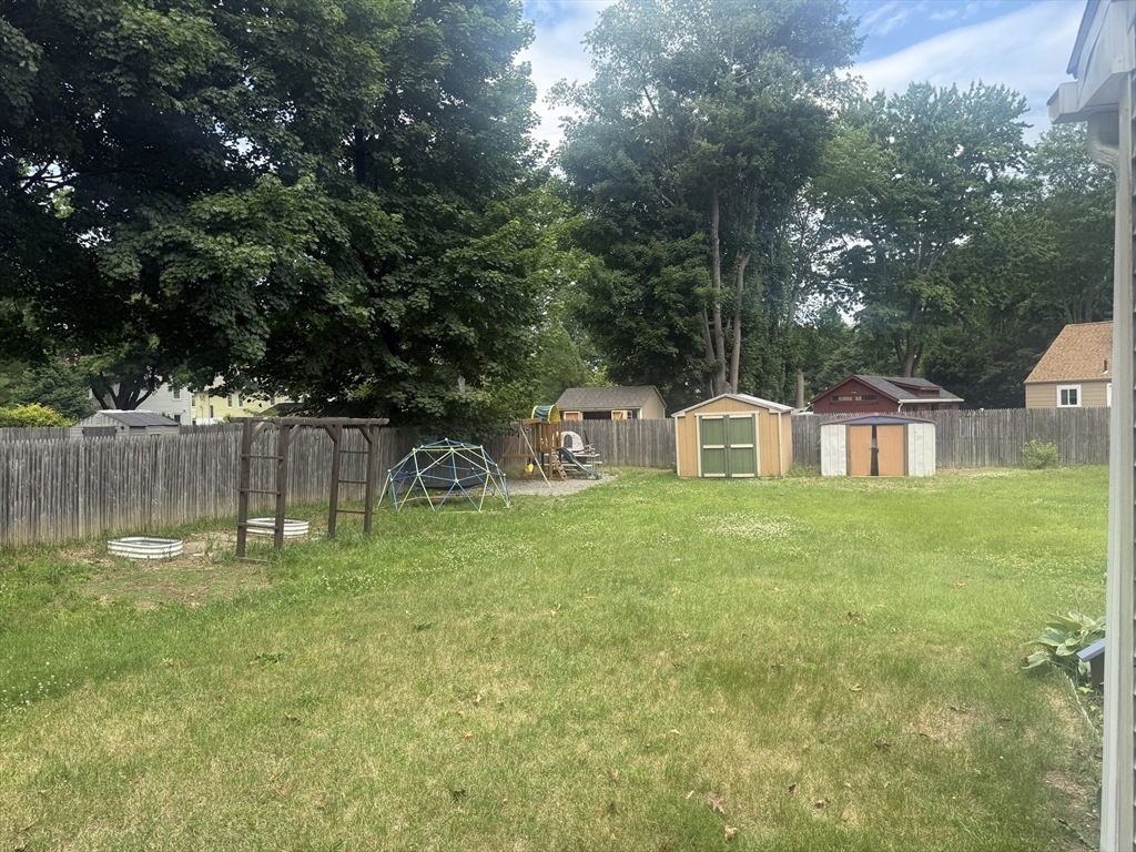 76 Nelson Circle West Springfield, MA 01089 - Photo 16 of 19