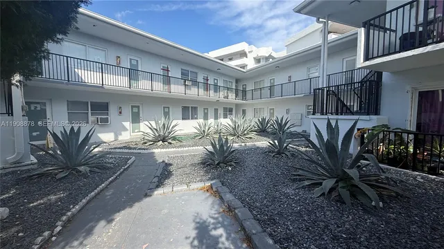 $1,700 | 7271 Gary Avenue, Unit 3, Miami Beach, FL 33141