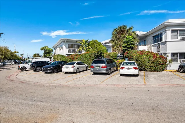 $1,700 | 7271 Gary Avenue, Unit 3, Miami Beach, FL 33141