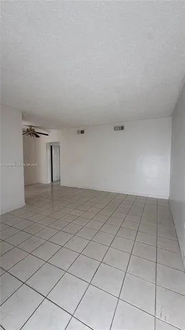 $1,700 | 7271 Gary Avenue, Unit 3, Miami Beach, FL 33141