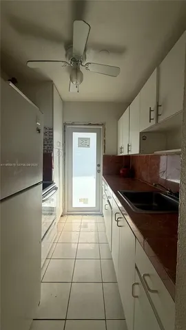 $1,700 | 7271 Gary Avenue, Unit 3, Miami Beach, FL 33141