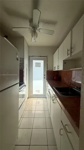 $1,700 | 7271 Gary Avenue, Unit 3, Miami Beach, FL 33141