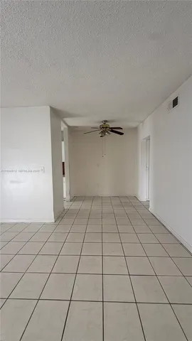 $1,700 | 7271 Gary Avenue, Unit 3, Miami Beach, FL 33141