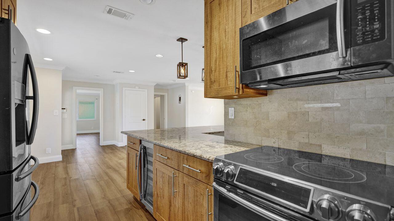 2210 Northwest 3rd Avenue Boca Raton, FL 33431 - Photo 10 of 28 Kitchen