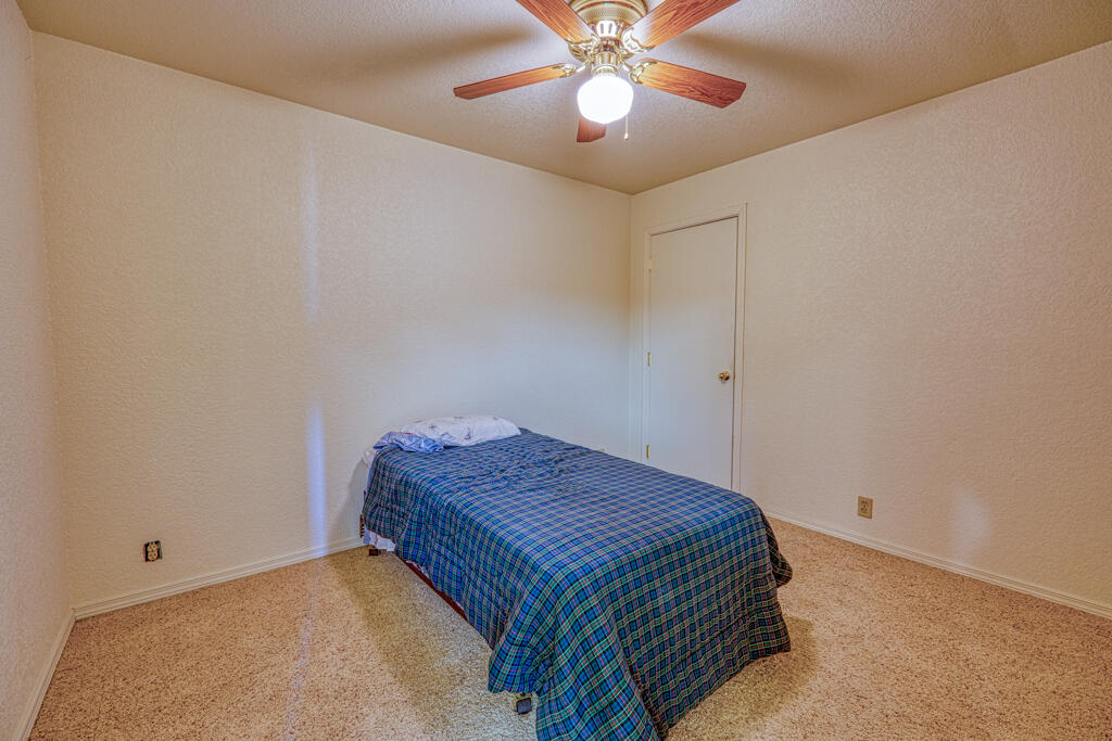 6520 Hildebrand Road Dairy, OR 97625 - Photo 50 of 72 Bedroom in shop