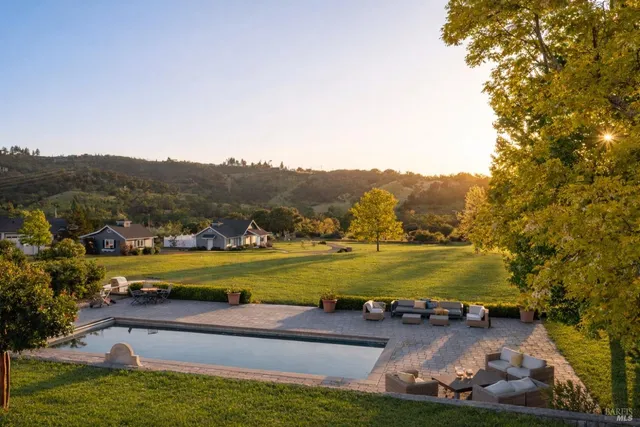 $1,750,000 | 416-418 Royal Meadows Court, Santa Rosa, CA 95404